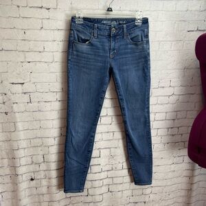 American Eagle Outfitters size 4 dark wash Jegging